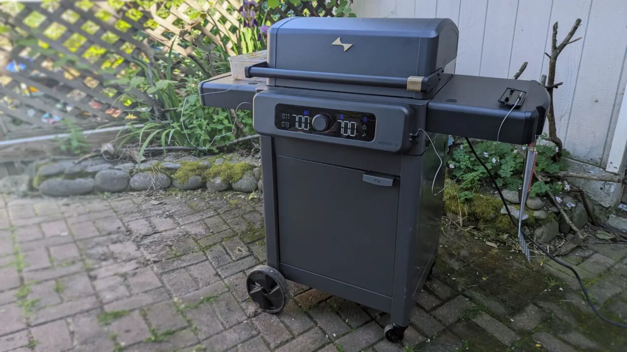 The Current Model G Dual Zone Smart Grill