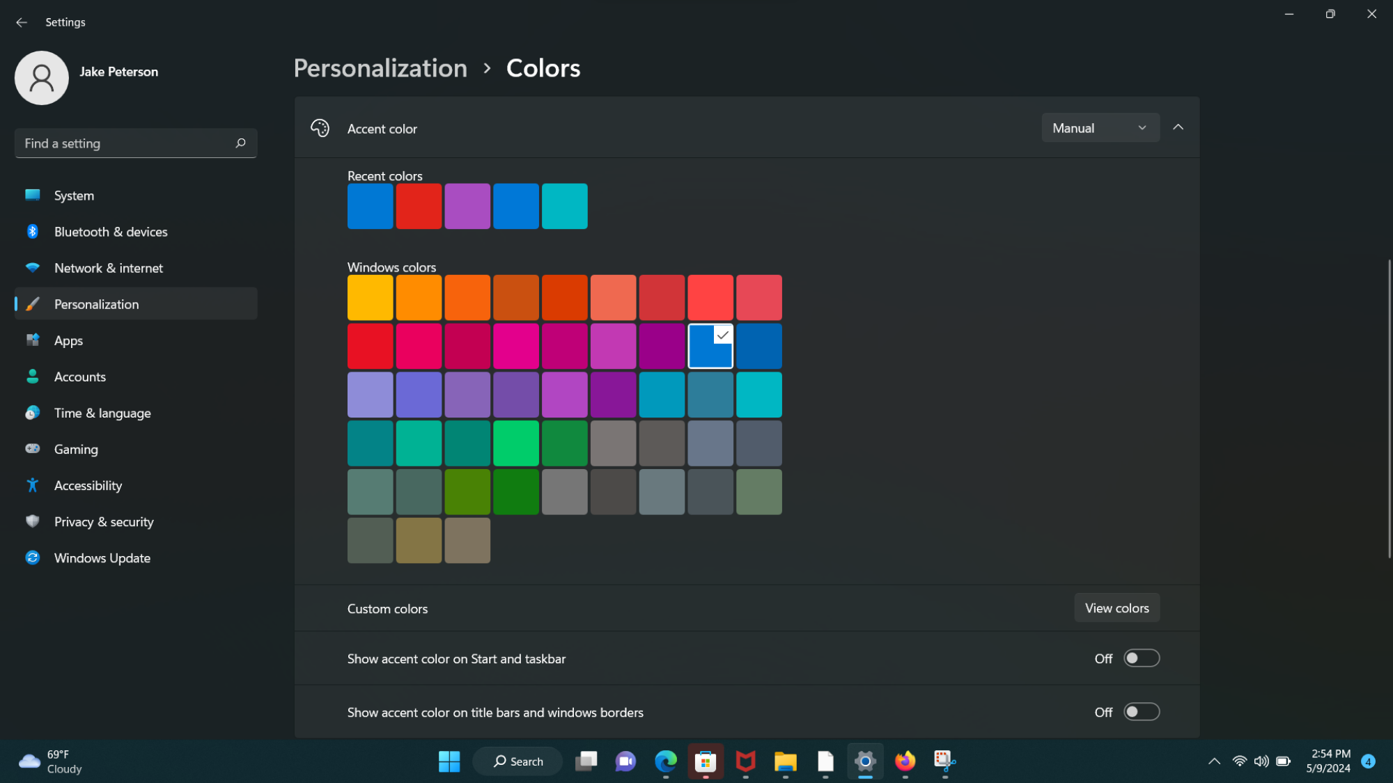 Color picker in Windows 11 personalization settings